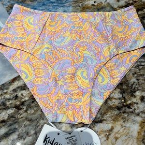 Kulani kini bottom size m